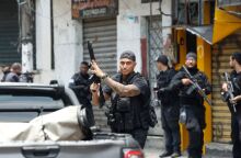 Άνευ προηγουμένου αιματοχυσία στη Βραζιλία, καθώς 2.500 αστυνομικοί εισέβαλαν σε φαβέλες του Ρίο - 64 νεκροί, δεκάδες τραυματίες και συλλήψεις.