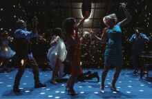 Θέατρο του Νέου Κόσμου: 6 παραστάσεις που σοκάρουν, συγκινούν και προκαλούν διάλογο με την κοινωνία