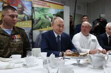 Ρωσία: Ο Βλαντίμιρ Πούτιν παρουσίασε δύο «ανίκητα» πυρηνικά όπλα - Πόσο ρεαλιστική είναι η απειλή τους - Το πολιτικό μήνυμα και η πραγματική στρατιωτική ισχύς.