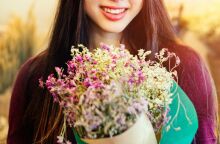 Ποιοι γιορτάζουν σήμερα 10 Νοεμβρίου 2025; Το εορτολόγιο της Athens Voice σου τους θυμίζει. Μην ξεχάσεις να τους δώσεις τις καλύτερες ευχές σου!