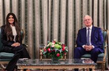 Η Κίμπερλι Γκιλφόιλ επέδωσε τα διαπιστευτήριά της στον Πρόεδρο της Δημοκρατίας, Κωνσταντίνο Τασούλα, και ανέλαβε επίσημα καθήκοντα πρέσβη των ΗΠΑ στην Ελλάδα.