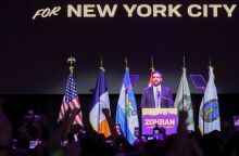 Ο Ζόραν Μαμντάνι γιορτάζει τη νίκη του στη Νέα Υόρκη τιμώντας τους μετανάστες - Δεσμεύεται για δίκαιη και προοδευτική διακυβέρνηση.