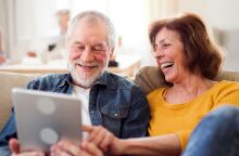 Νέα μελέτη του Πανεπιστημίου ΜακΓκιλ δείχνει ότι η καθημερινή εγκεφαλική άσκηση μέσω εφαρμογών ενισχύει τη μνήμη και μειώνει τον κίνδυνο άνοιας σε ηλικιωμένους.