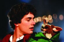 Η Warner Bros. ανακοίνωσε τρίτη ταινία Gremlins με τον Κρις Κολόμπους ως σκηνοθέτη και τον Στίβεν Σπίλμπεργκ ως παραγωγό - Πρεμιέρα το 2027.