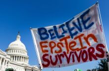 Σύγκρουση στη Βουλή των ΗΠΑ για τη δημοσιοποίηση των αρχείων του Τζέφρι Έπσταϊν, με το Ρεπουμπλικανικό Κόμμα βαθιά διχασμένο