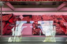 Σημαντικές ανατιμήσεις «τρέχουν» στα φρέσκα κρέατα, με το μοσχάρι να γίνεται είδος πολυτελείας και τα αμνοερίφια να εκτοξεύονται λόγω ευλογιάς και εισαγωγών.