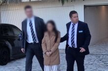 Αυστραλία: Μητέρα και κόρη κατηγορούνται για απάτη 46 εκατ. δολαρίων - Η «μάντισσα» έπειθε θύματα να πάρουν δάνεια για υποτιθέμενο δισεκατομμυριούχο σωτήρα