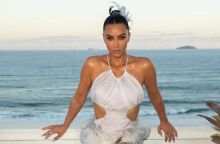 Η Skims της Κιμ Καρντάσιαν συγκέντρωσε 225 εκατ. δολάρια, φτάνοντας αποτίμηση 5 δισ., και σχεδιάζει διεθνή επέκταση και νέα καταστήματα