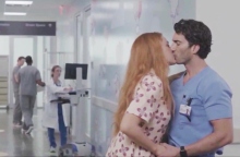 Στιγμιότυπο από την κομμένη σκηνή φιλιού του Μπαλντόνι με τη Λάιβλι 