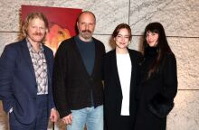 Η ηθοποιός Ντακότα Τζόνσον συντόνισε συζήτηση για το «Bugonia» του Γιώργου Λάνθιμου και πρότεινε με χιούμορ τον εαυτό της για την επόμενη ταινία του.