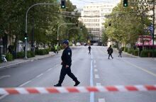 Η ΕΛΑΣ προχώρησε σε 19 προσαγωγές και μία σύλληψη, έπειτα από προληπτικούς ελέγχους γύρω από το Πολυτεχνείο - Εντοπίστηκαν σφυρί και ναρκωτικά.