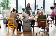 Τέσσερις γενιές στο ίδιο γραφείο