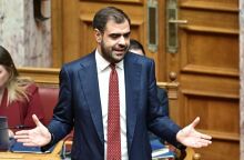 Μαρινάκης για Τσίπρα: Από τις γνώσεις της γεωγραφίας κατάλαβα ότι είναι ο πραγματικός συγγραφέας του βιβλίου