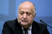 Ο Δημήτρης Τσιόδρας ζήτησε στην Ολομέλεια του Ευρωκοινοβουλίου να εφαρμοστεί άμεσα η απαγόρευση πρόσβασης παιδιών κάτω των 13 ετών στα social media