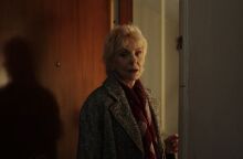 Κέντρο Διοτίμα: Καμπάνια για ενδοοικογενειακή βία σε γυναίκες 65+ με ταινία της Ελίνας Ψύκου και πρωταγωνίστρια τη Ναταλία Τσαλίκη 