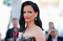 Η ηθοποιός Εύα Γκριν εντάσσεται στο καστ του Wednesday ως Θεία Οφηλία, φέρνοντας νέα δυναμική στην τρίτη σεζόν της σειράς του Netflix