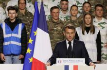 Γαλλία: Ο Εμανουέλ Μακρόν ανακοίνωσε την επαναφορά εθελοντικής στρατιωτικής θητείας για 18χρονους - Απάντηση στους φόβους για κλιμάκωση της έντασης με τη Ρωσία.