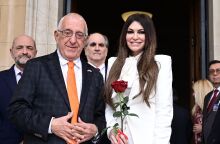 Συνάντηση Κακλαμάνη - Γκιλφόιλ: Το κόκκινο τριαντάφυλλο, το μεταξωτό φουλάρι και η γραβάτα με τσολιαδάκια για τον γιο της