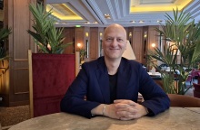 Ο Θεοφάνης Τάσης απέναντι στον αλγοριθμικό του σωσία