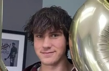 Τίτλος  Ο νεαρός Τζορτζ Σμιθ που χάθηκε πριν από δύο εβδομάδες κοντά στο Κάστρο του Δράκουλα