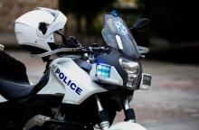 Σύλληψη 46χρονου στη Θεσσαλονίκη για ξυλοδαρμό και απειλές σε 42χρονο ώστε να αποσύρει μήνυση - Ταυτοποιήθηκαν και οι δύο συνεργοί του.