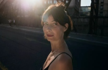 Η Joanna Dunis επανασχεδιάζει την αυτοβιογραφία