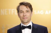 Ο σκηνοθέτης Σον Μπέικερ τονίζει ότι οι δημιουργοί πρέπει να υπερασπιστούν τις κινηματογραφικές αίθουσες μετά τη συμφωνία Netflix-Warner 