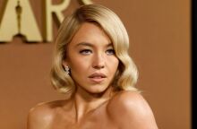 Η ηθοποιός Σίντνεϊ Σουίνι δηλώνει πως η σιωπή της για τη διαφήμιση American Eagle, που θεωρήθηκε ότι προωθεί λευκή υπεροχή, «μεγάλωσε το χάσμα» 