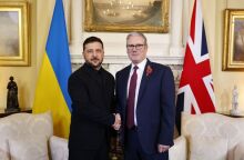 Ουκρανία: Ο Ζελένσκι συναντά Στάρμερ, Μακρόν και Μερτς στο Λονδίνο για ειρηνευτικές συνομιλίες - Χώρες της ΕΕ υπέρ αποζημιώσεων από δεσμευμένα ρωσικά κεφάλαια