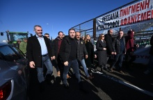 Ο Νίκος Ανδρουλάκης στα μπλόκα των αγροτών στην Καρδίτσα και τα Τρίκαλα