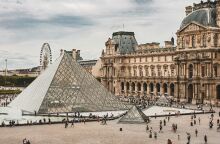 Ληστεία στο Λούβρο: Οι δράστες ξέφυγαν από τους αστυνομικούς για 30 δευτερόλεπτα