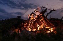 Οι άνθρωποι άναβαν φωτιά 350.000 χρόνια νωρίτερα απ’ ό,τι πιστεύαμε - Νέα ευρήματα στην Ανατολική Αγγλία αποκαλύπτουν ότι πρώιμοι Νεάντερταλ κατασκεύαζαν εστίες