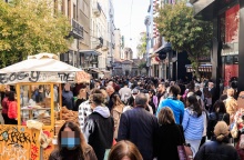 Κόσμος στην Ερμού