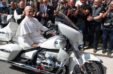 Καρδινάλιος Ρόμπερτ Πρέβοστ: Πάπας Λέων ΙΔ’