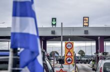 Οι αγρότες παραμένουν στα μπλόκα και τα Χριστούγεννα, ανοίγοντας δρόμους και διόδια για τους ταξιδιώτες - Δηλώνουν αποφασισμένοι να κλιμακώσουν μετά τις γιορτές