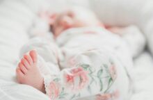 Παππούδες νεκρού βρέφους: Τα μωρά δεν είναι παιχνίδι, δεν τα βάζουμε στο κρεβάτι