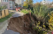 Άγιος Δημήτριος: Σε κατάσταση έκτακτης ανάγκης o Δήμος - Καθίζηση 10 μέτρων στο ρέμα της Πικροδάφνης μετά τις βροχές