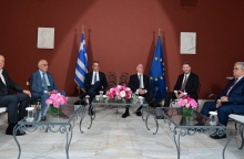 Από αριστερά: Σωκράτης Φάμελλος, Νικήτας Κακλαμάνης, Κυριάκος Μητσοτάκης, Κωνσταντίνος Τασούλας, Νίκος Ανδρουλάκης, Δημήτρης Κουτσούμπας