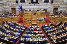 Οι ακροκεντρώοι και ο καταραμένος όφις