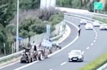 Αγρότες κλείνουν με τρακτέρ την εθνική οδό στη Νεμέα