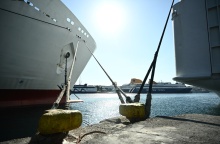 Δεμένα πλοία στα λιμάνια