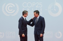 Ο Κυριάκος Μητσοτάκης με τον Πέδρο Σάντσεθ