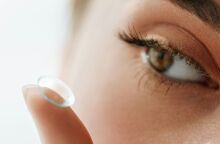 Μια παρασιτική οφθαλμική νόσος που μπορεί να προκαλέσει τύφλωση προσβάλλει κυρίως όσους φορούν φακούς επαφής - Πώς να την αποφύγετε