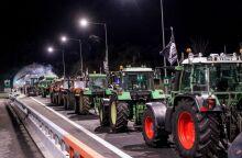 Μπλόκο αγροτών στα Τέμπη