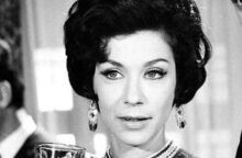 Μενδώνη για Μέλπω Ζαρόκωστα: Ερμηνεύτρια γκάμας, ευρύτατου διαμετρήματος και διακριτού αποτυπώματος