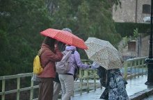 Πολίτες με ομπρέλες