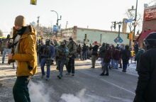 Καζάνι που βράζει η Μινεσότα: Το θύμα οπλοφορούσε, λέει το υπουργείο Εσωτερικής Ασφάλειας - Είχε νόμιμη άδεια οπλοκατοχής, απαντά η αστυνομία