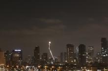 Στιγμή επίθεσης στο Ισραήλ