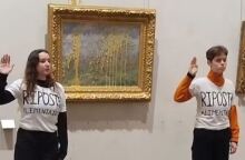 Ακτιβίστριες πέταξαν σούπα και στον πίνακα «Άνοιξη» του Μανέ