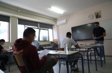 Υποψήφιοι σε εξεταστικό κέντρο των Πανελληνίων 2025